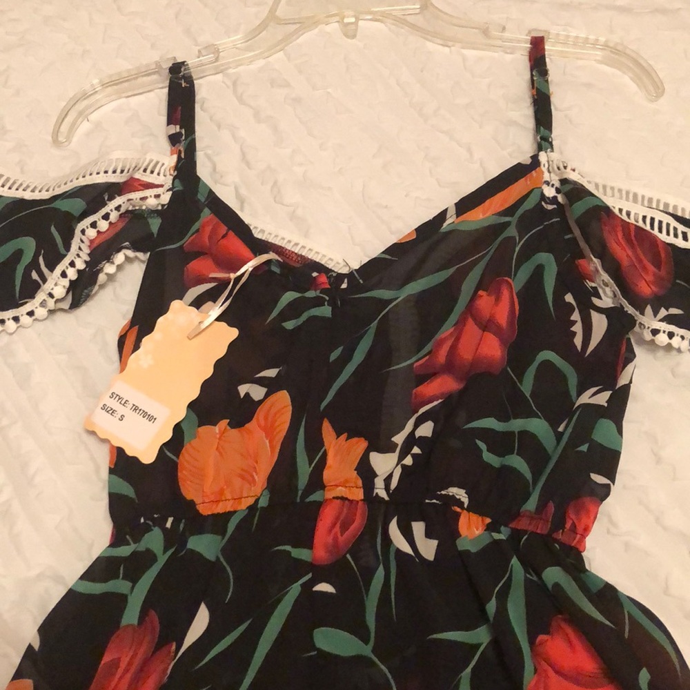 • Floral Romper • - Picture 3 of 5